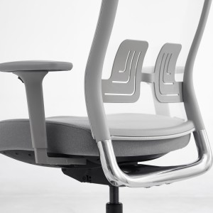 Silla ergonómica EVORA, reposacabezas, detalles en aluminio, en malla color negro