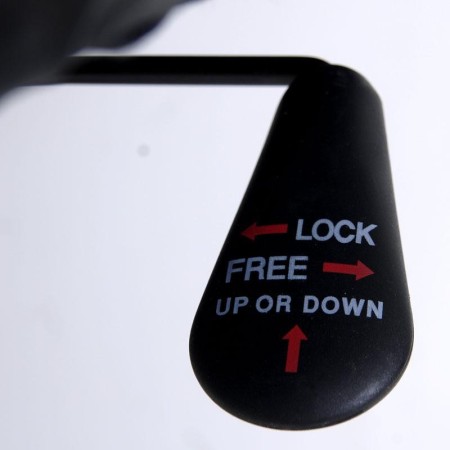 Sillón de oficina ISORA en piel acolchada, negro