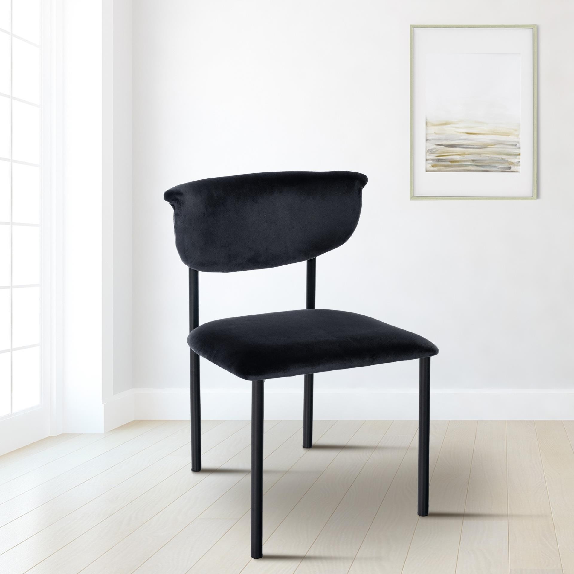 Silla de Confidente TUCKER, Diseño Atemporal, Estructura Negra, en Tercipelo color Negro